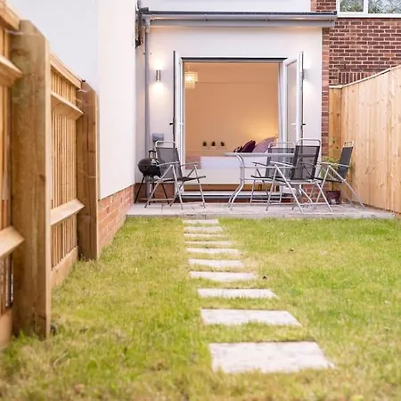 Panorama House, Delightful 2-Bedroom Flat 1, Oxford Kidlington Exterior photo