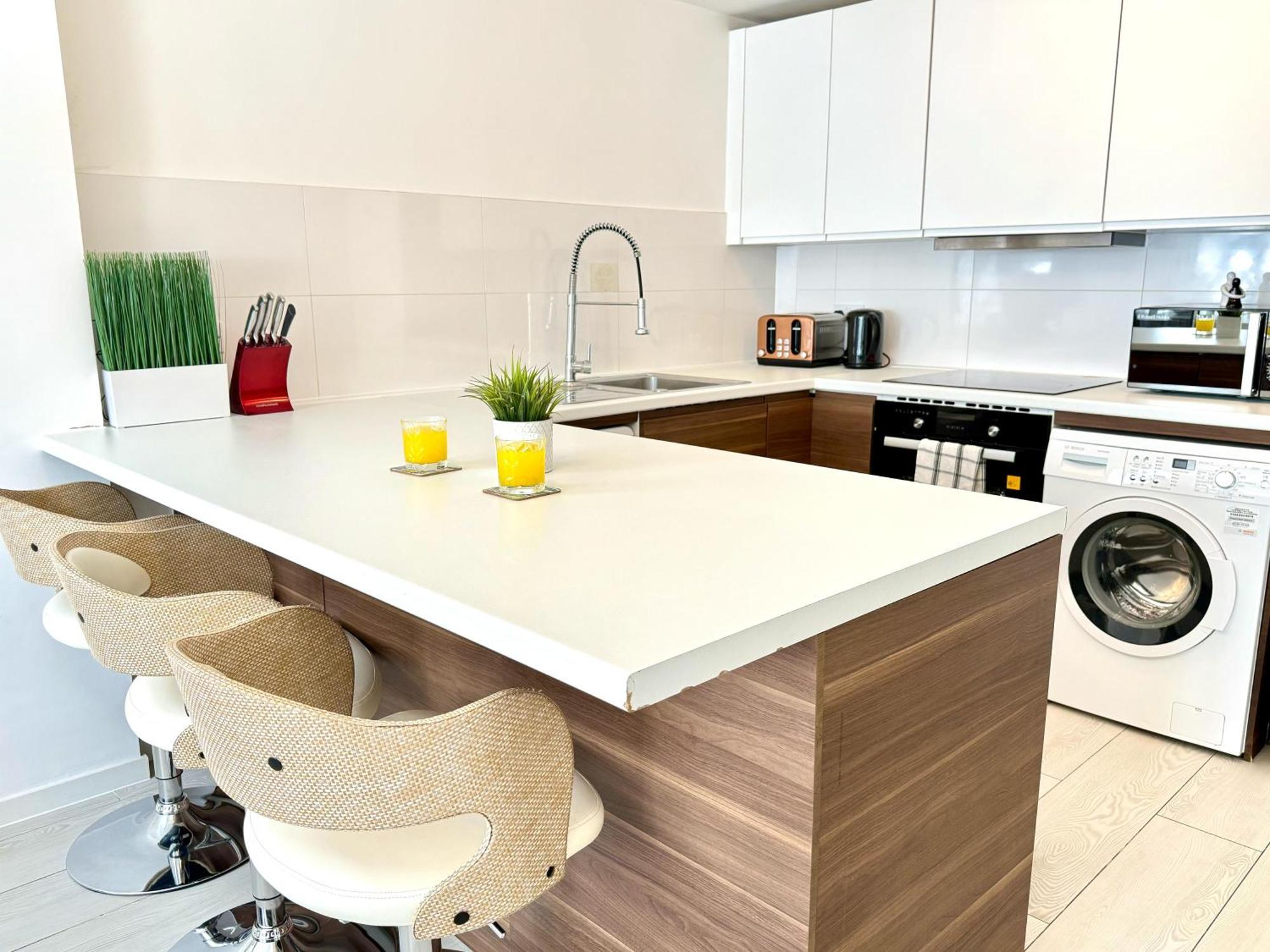 Panorama House, Delightful 2-bedroom Flat 1, Oxford Apartment