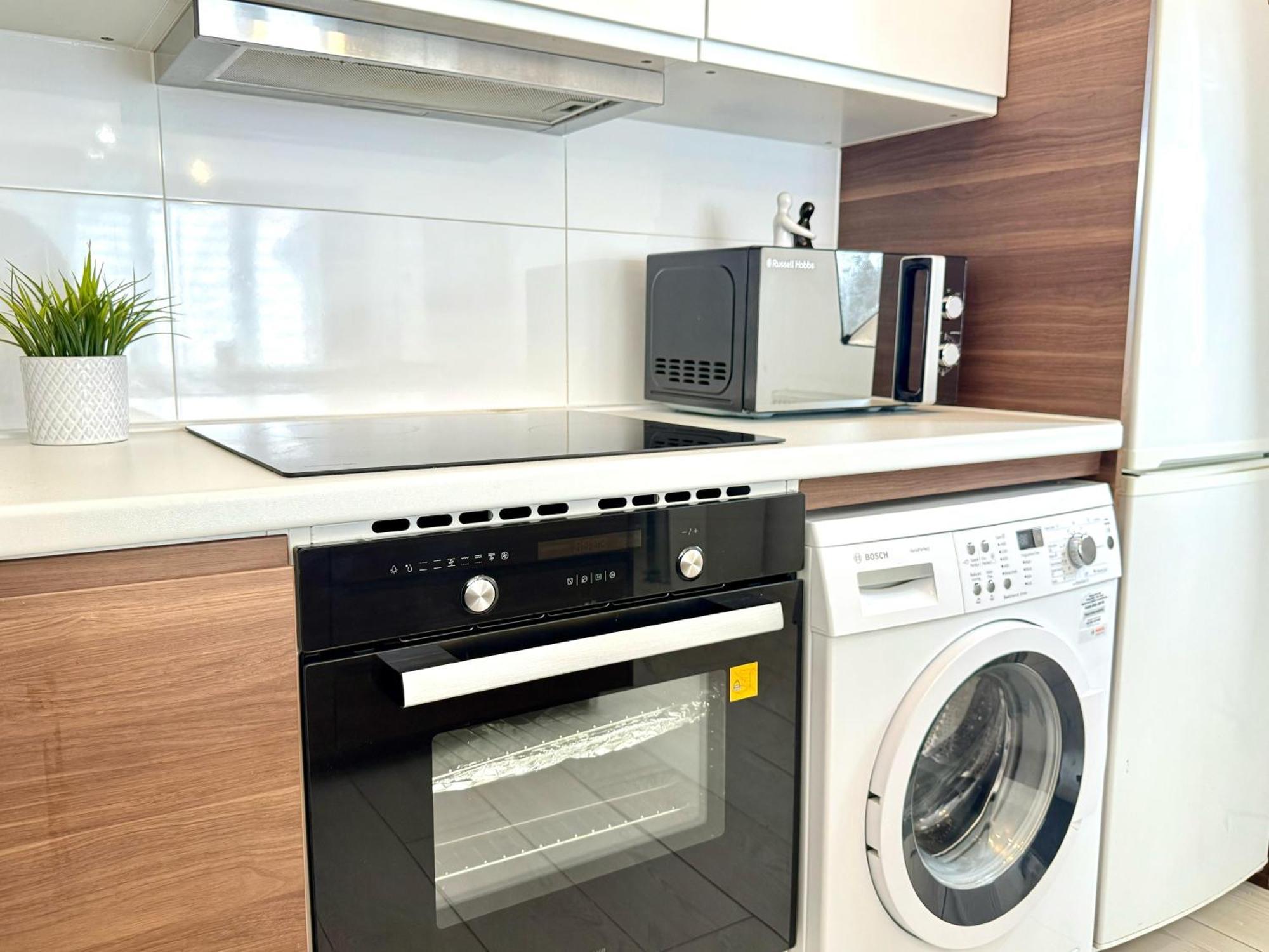 Panorama House, Delightful 2-bedroom Flat 1, Oxford Apartment