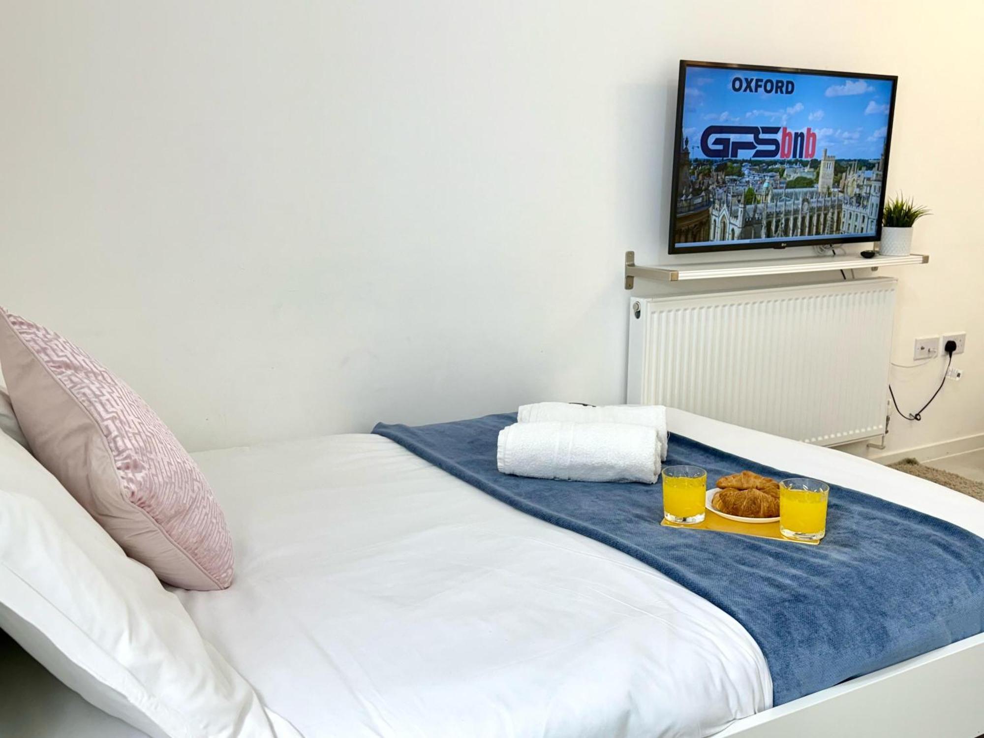 Panorama House, Delightful 2-bedroom Flat 1, Oxford Apartment *