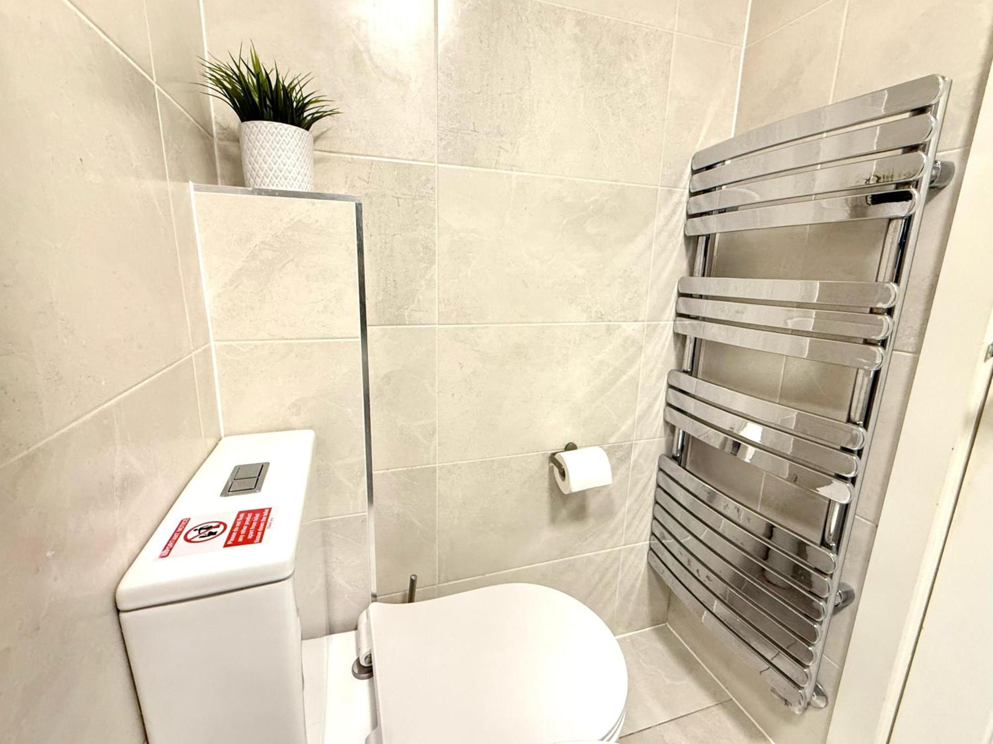 Panorama House, Delightful 2-bedroom Flat 1, Oxford Apartment *